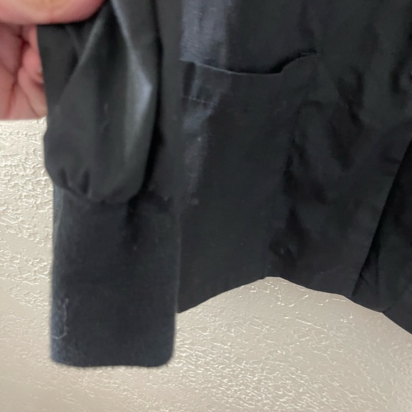 sivvan Women’s Black Button-Front Scrub Jacket Size Medium - Picture 5 of 7